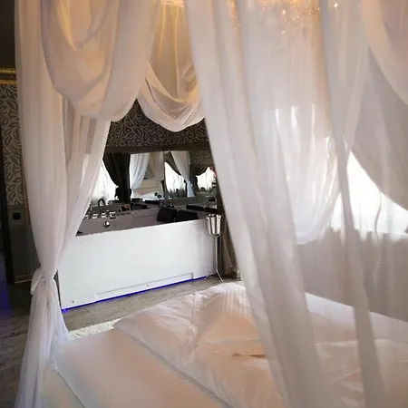 Boutique Mikaela (adults Only) 3* Brașov